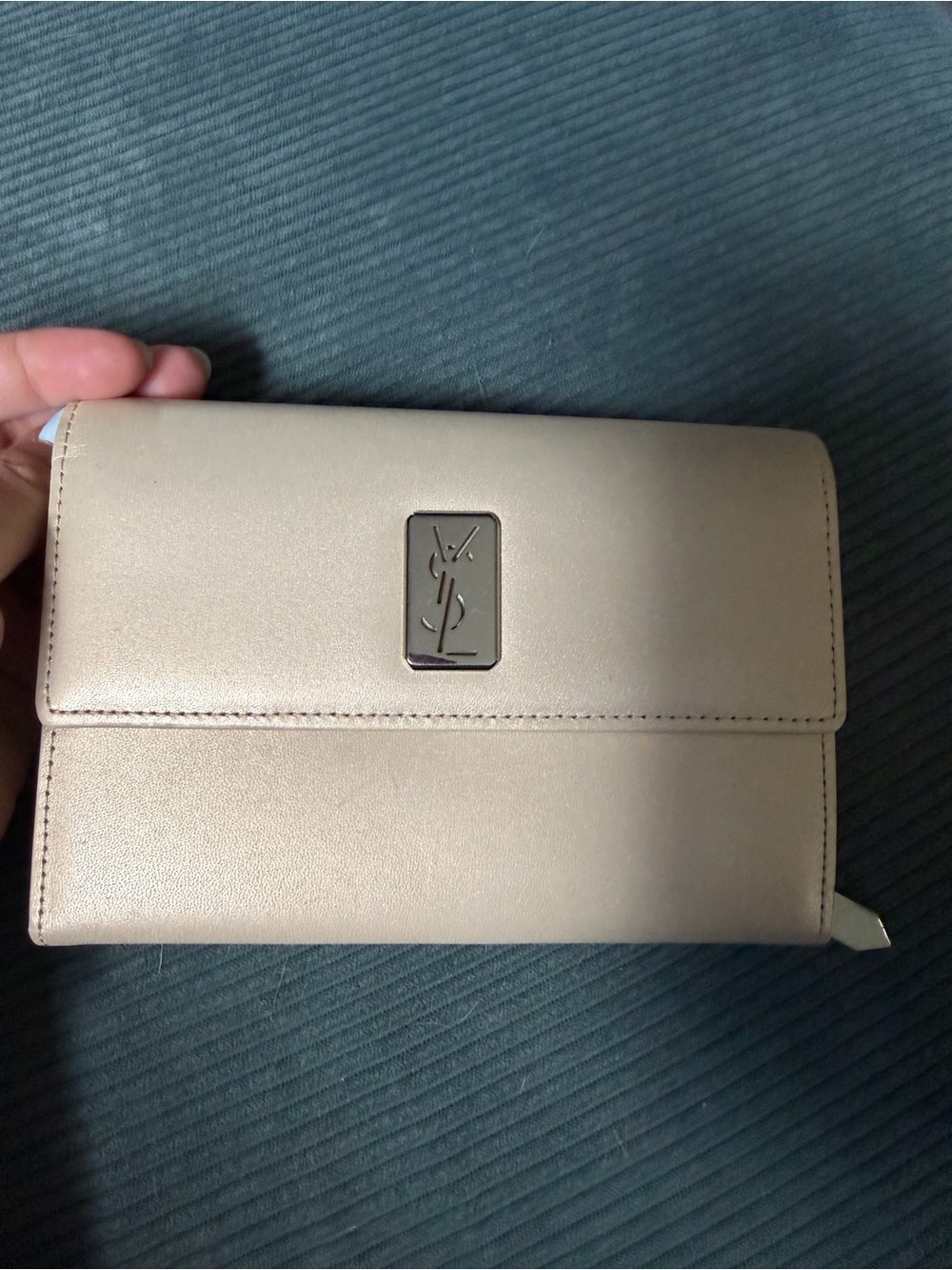 Yves Saint Laurent Champagne Leather Wallet with Metal YSL Plaque - Picture 3 of 10